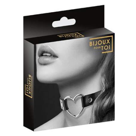 Чокер с кольцом в форме сердца